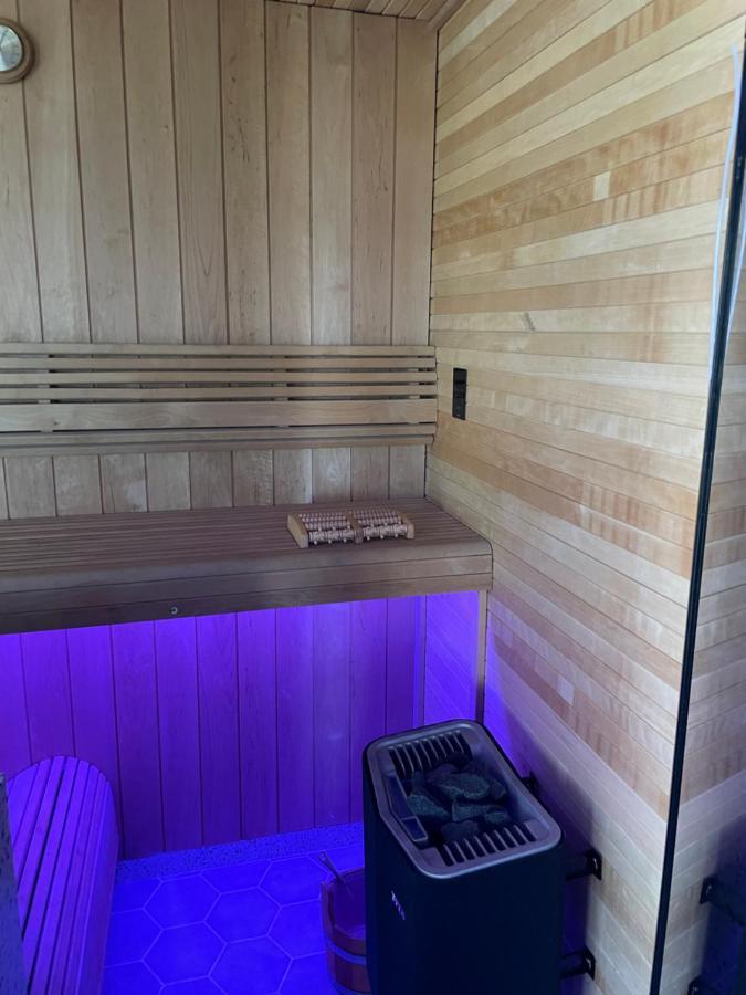 Above And Beyond - Luxe Suite Met Sauna En Stoomdouche Zaandam Exteriör bild