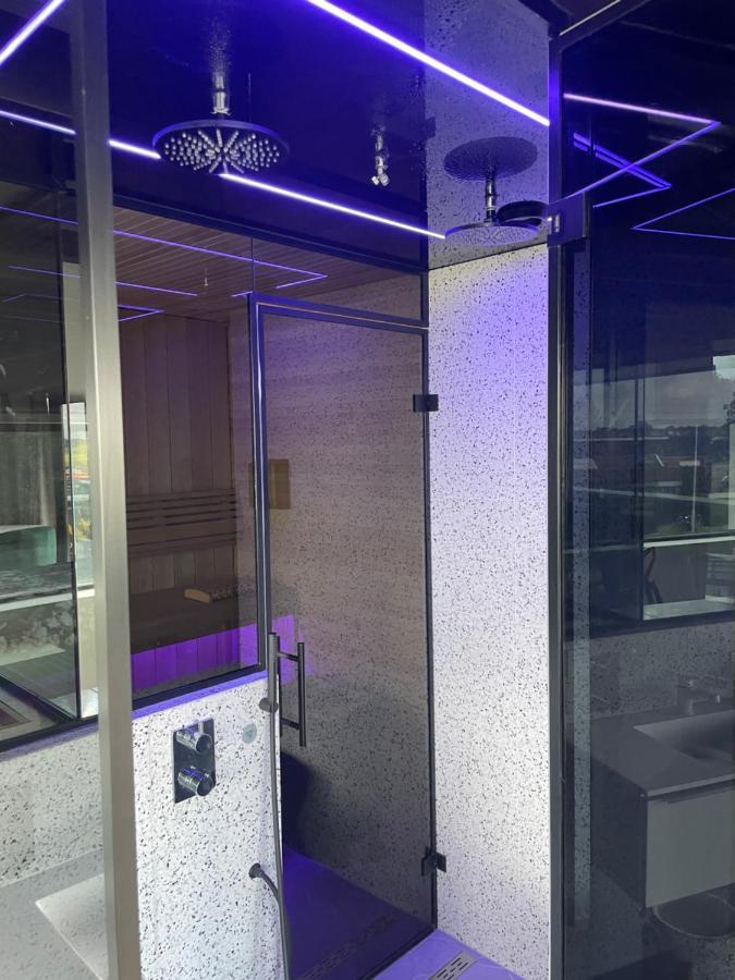 Above And Beyond - Luxe Suite Met Sauna En Stoomdouche Zaandam Exteriör bild