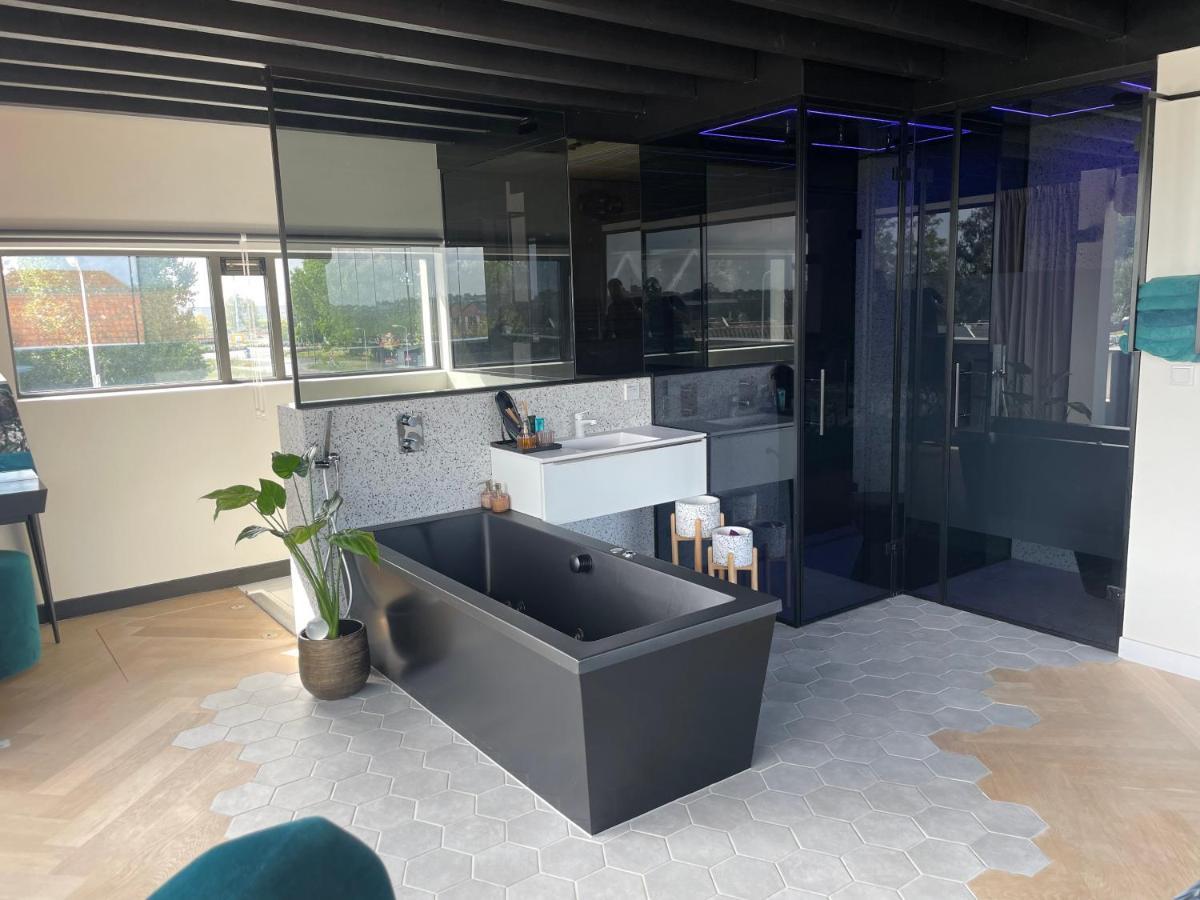 Above And Beyond - Luxe Suite Met Sauna En Stoomdouche Zaandam Exteriör bild