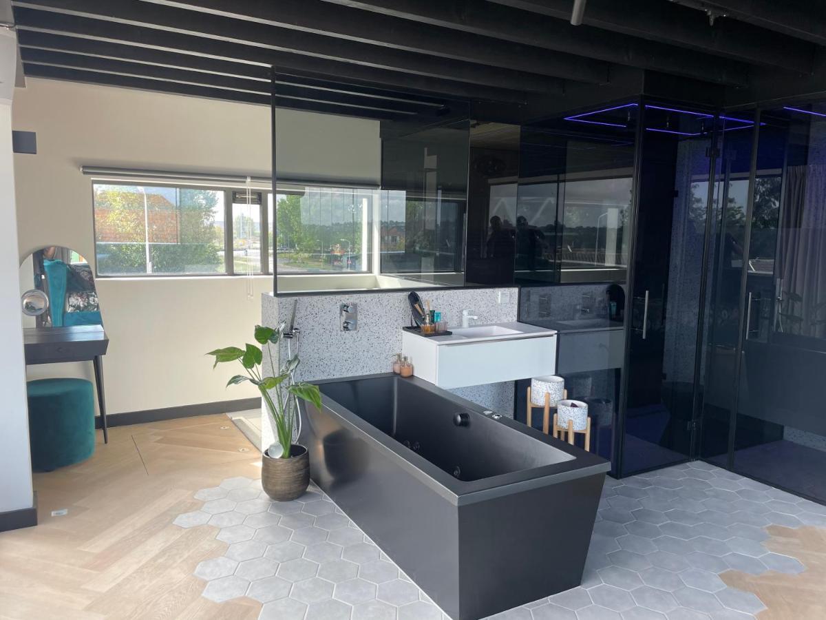 Above And Beyond - Luxe Suite Met Sauna En Stoomdouche Zaandam Exteriör bild